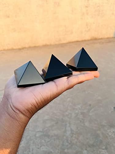 2db Meghatározott Természetes Polírozott Fekete Shungite Piramis 40-50MM Asztal Dekoráció Shungite Kő - Csakra Kövek Gyógyító
